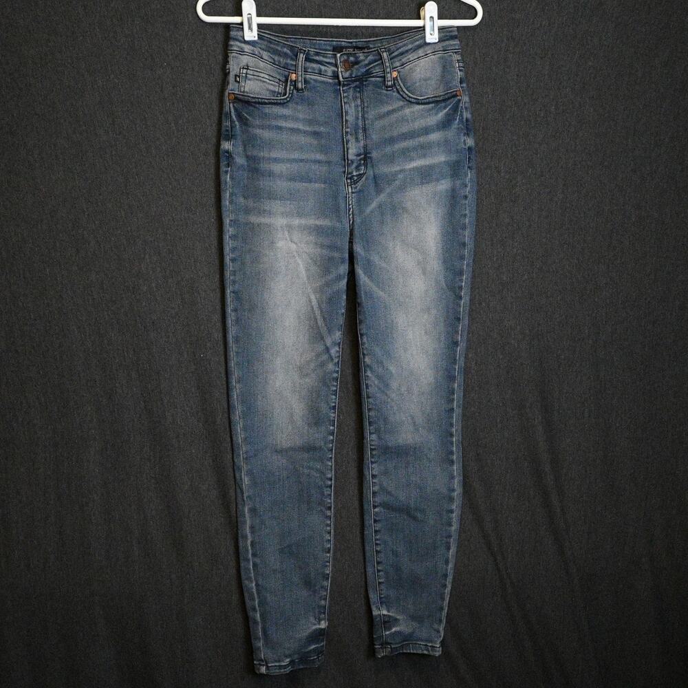 Judy Blue Women's 5/27 (26x26) Skinny Fit Jeans Distressed Light Wash